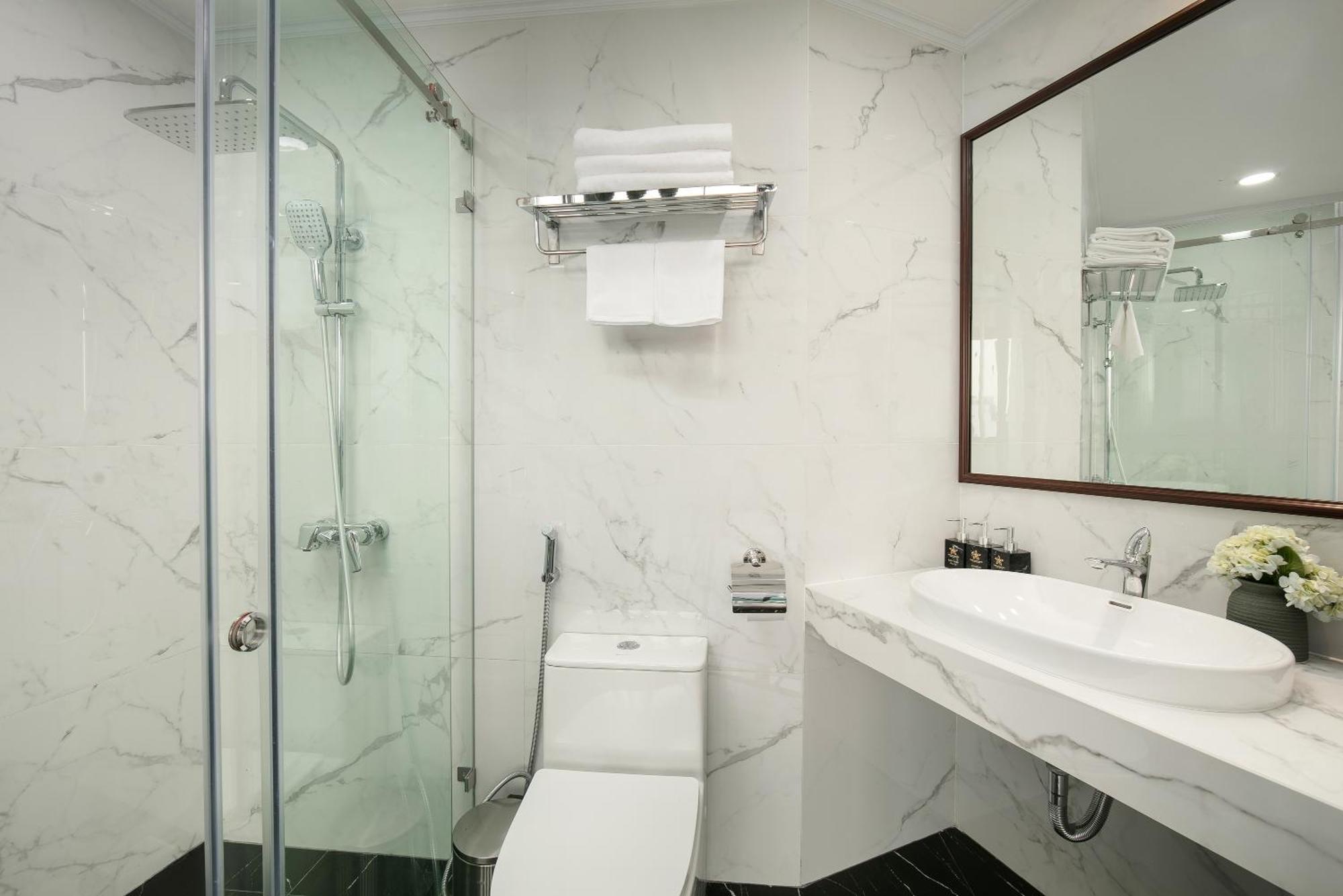 Hanoi Plaza Suite Hotel & Spa Екстер'єр фото